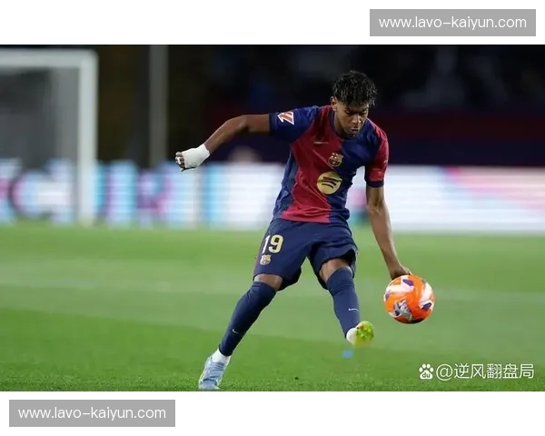 西甲资讯：赛场风云与转会动向，一站掌握皇马巴萨最新动态